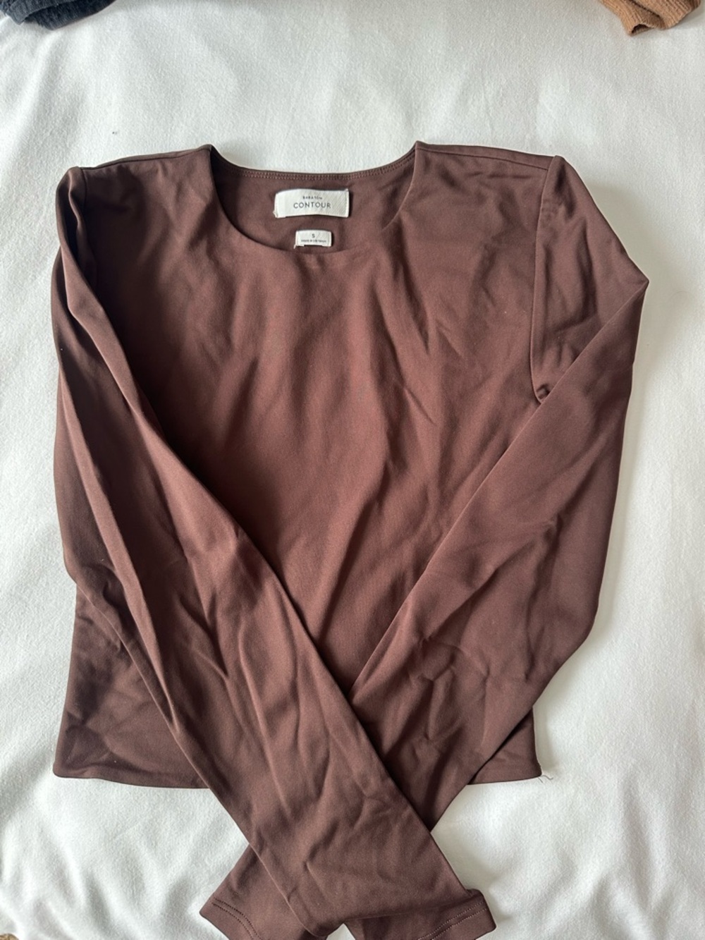 Aritzia Contour Long Sleeve Scoop Neck Top in Chocolate Brown